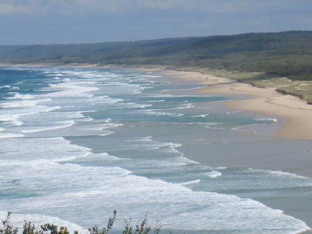 03c Main Beach - clean, green, pristine